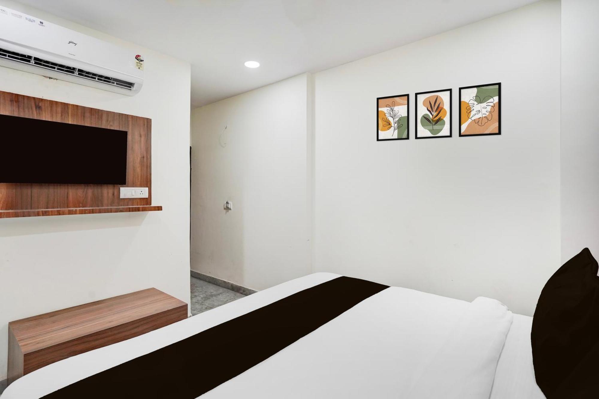 Hotel O Indirapuram Grand Gáziábád Kültér fotó
