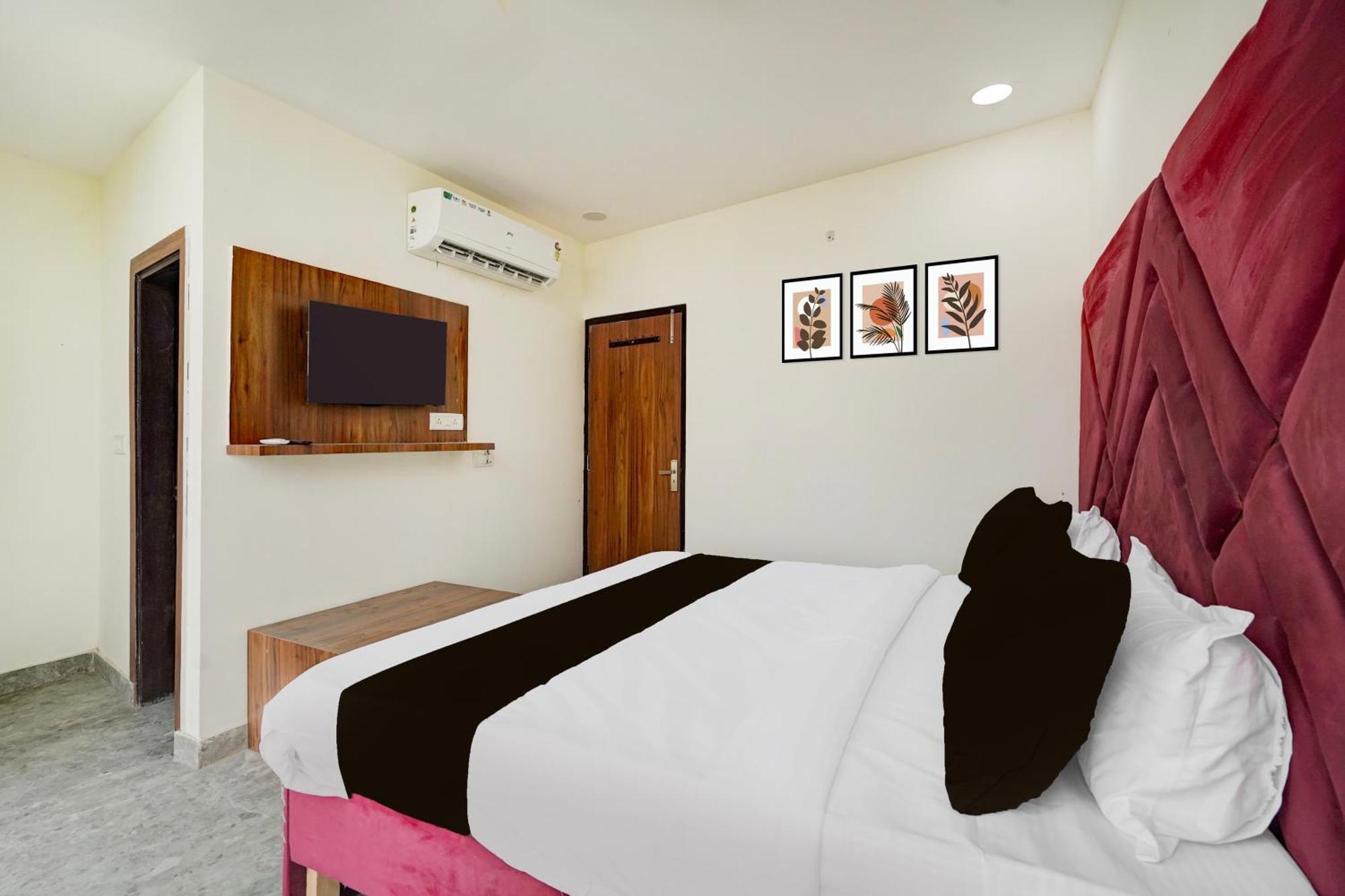 Hotel O Indirapuram Grand Gáziábád Kültér fotó