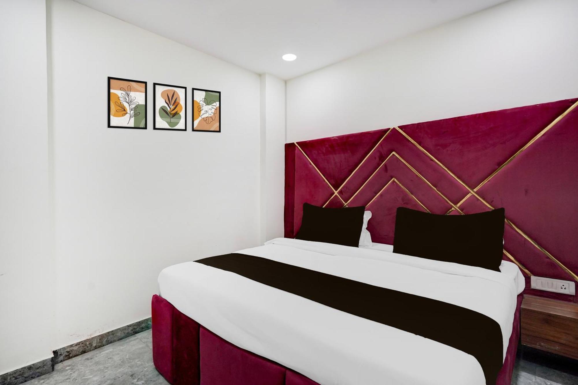 Hotel O Indirapuram Grand Gáziábád Kültér fotó